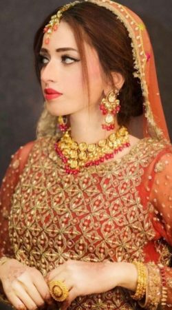 Discover Unforgettable Moments with Dahliana Moon Tonight