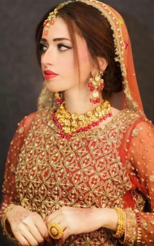 Discover Unforgettable Moments with Dahliana Moon Tonight