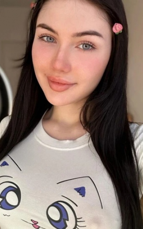 Eden Sapphire Your Dream Companion Awaits for Unforgettable Moments 2 Mis Fotos