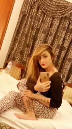 Experience Unforgettable Moments with Delilah Lux Tonight