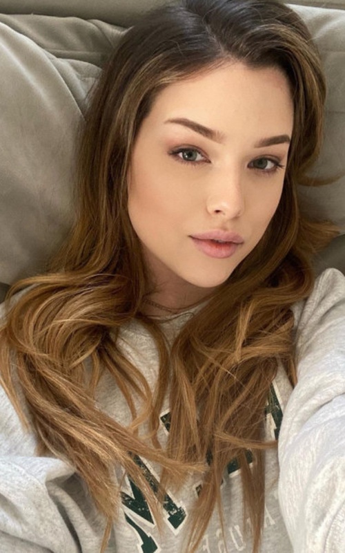 Experience Unforgettable Moments with Desiree Rouge Tonight