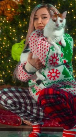 Experience Unforgettable Moments with Vivian Flame by Your Side